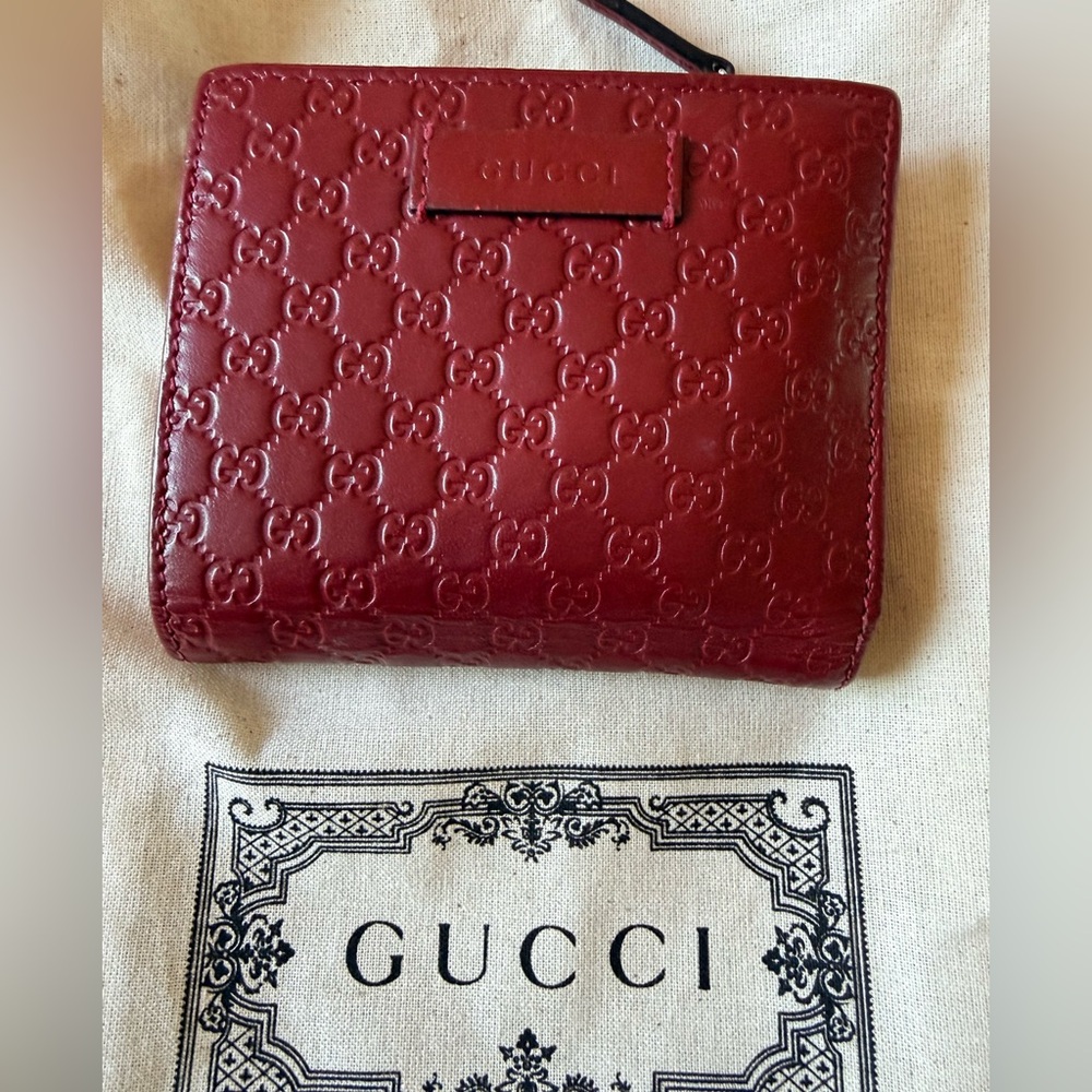 Gucci Scarlet Leather Card Holder
